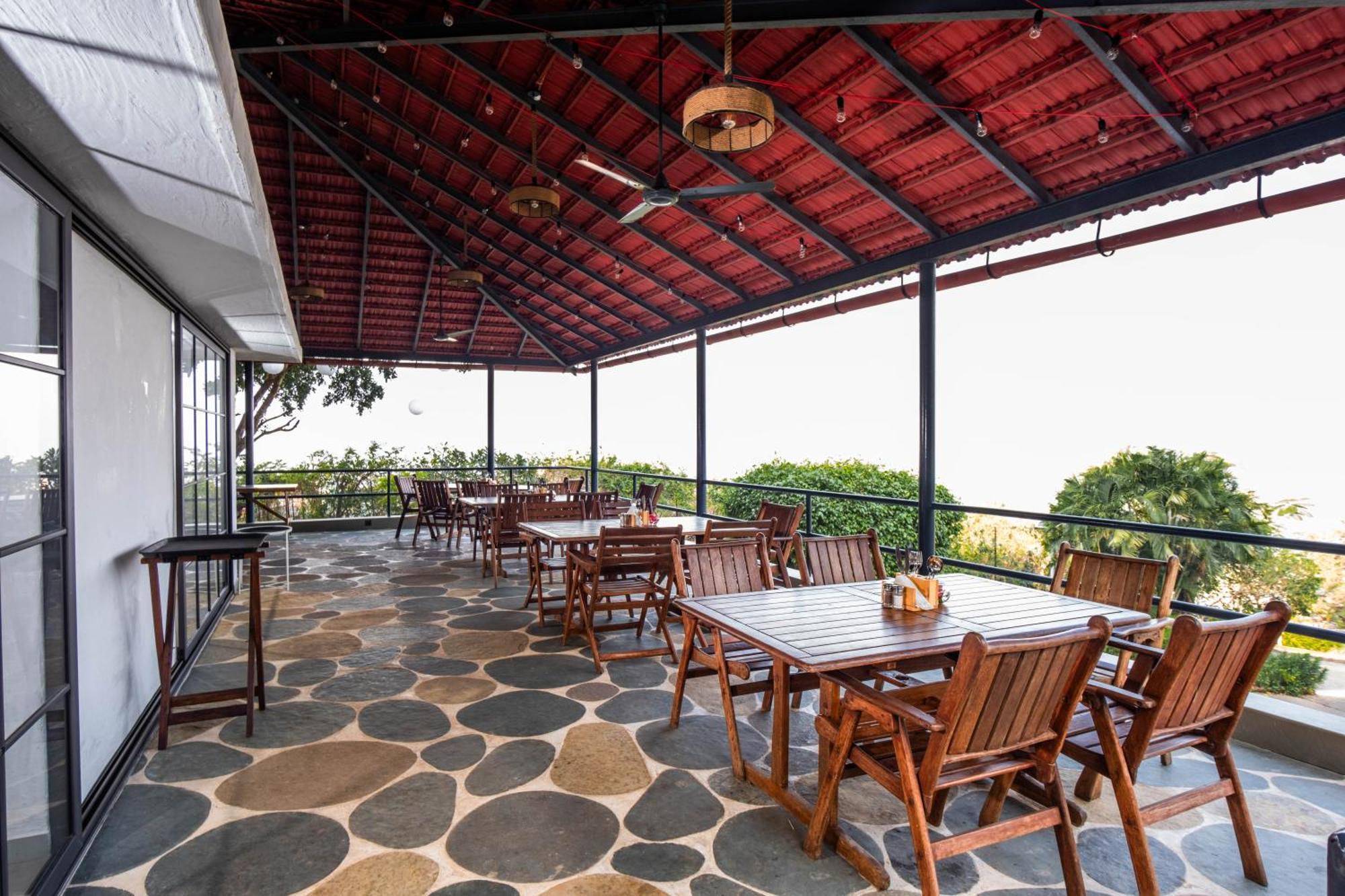 The Lighthouse - Formerly Known As Utan Sea Resort ธาเน ภายนอก รูปภาพ